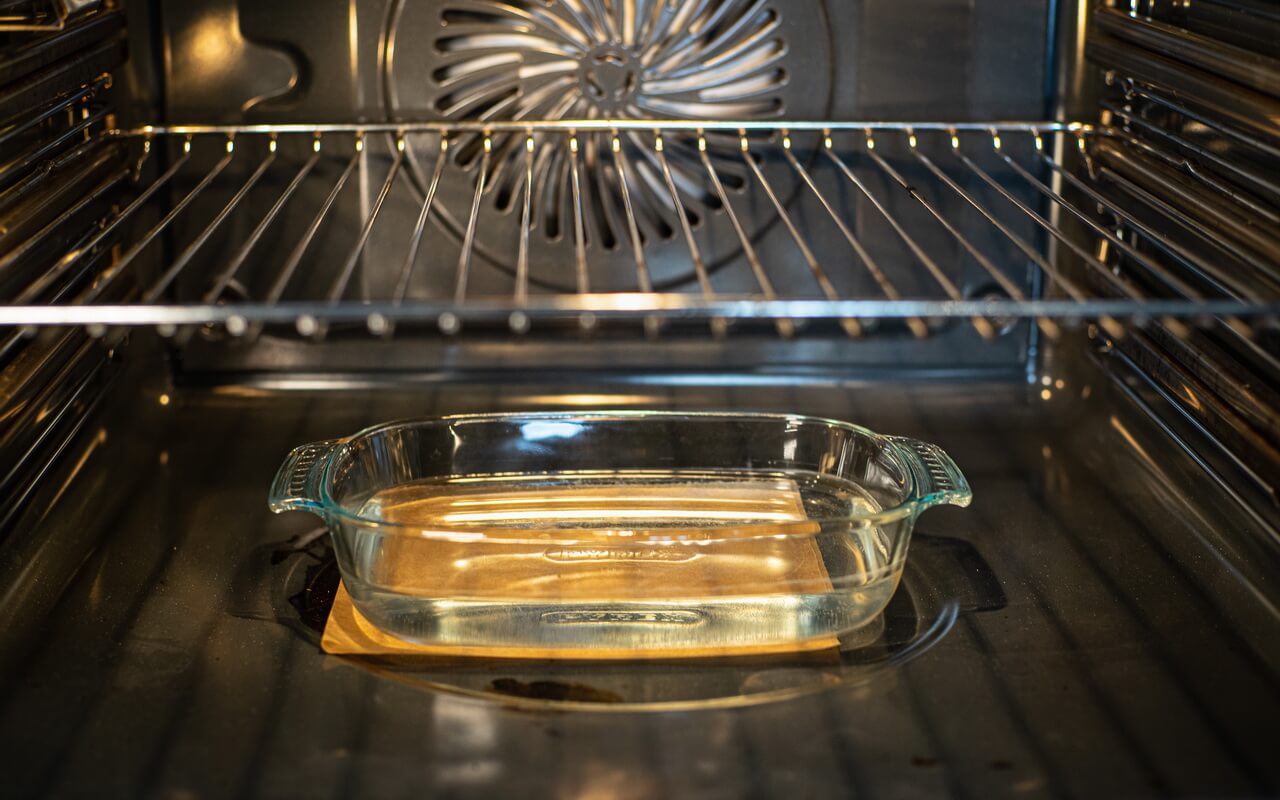 The Perfect New York Cheesecake Preparing Oven With Container Of Water