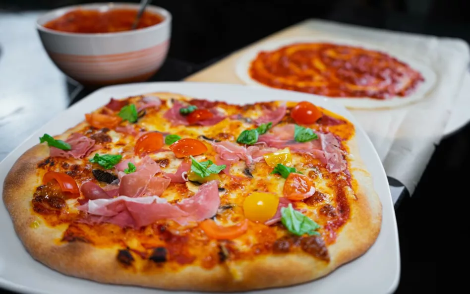 Easy Homemade Pizza Bread Bowl Recipe 2023 AtOnce