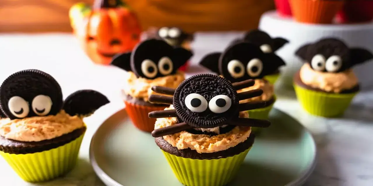 Bat & Spider Halloween Cupcakes