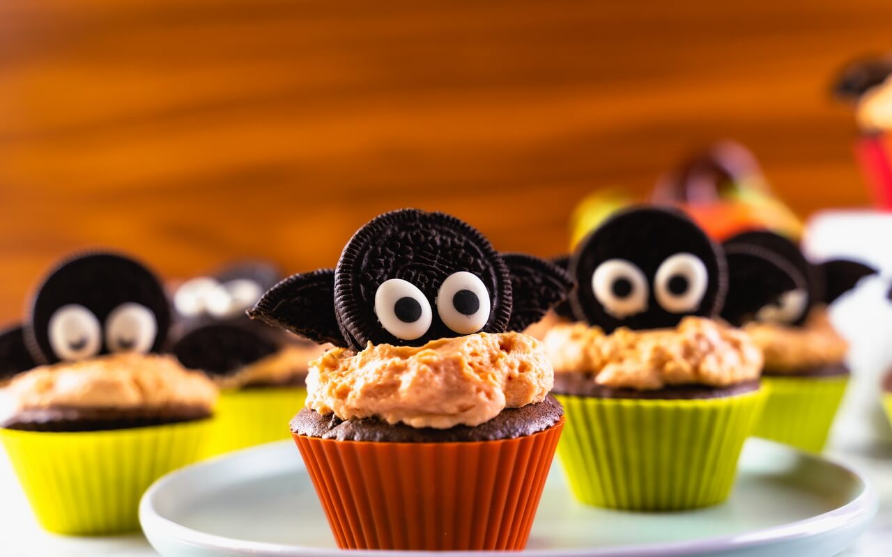 Bat Spider Halloween Cupcakes Bats
