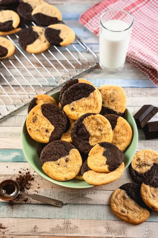 Brookies - Brownies And Cookies In One | Delight Baking