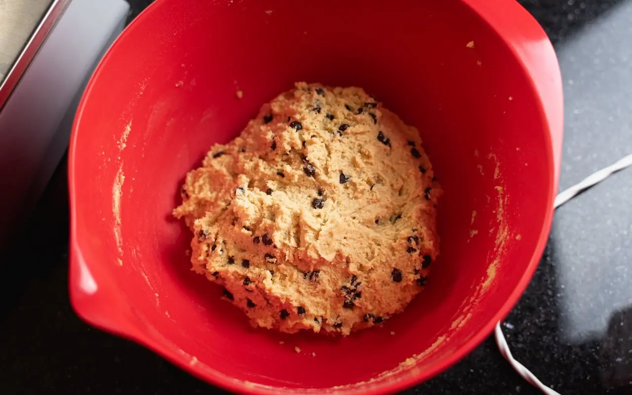 https://delightbaking.com/wp-content/uploads/2020/11/Brookies-Brownies-And-Cookies-In-One-Mixed-Chocolate-Chip-Cookie-Dough.jpg.webp