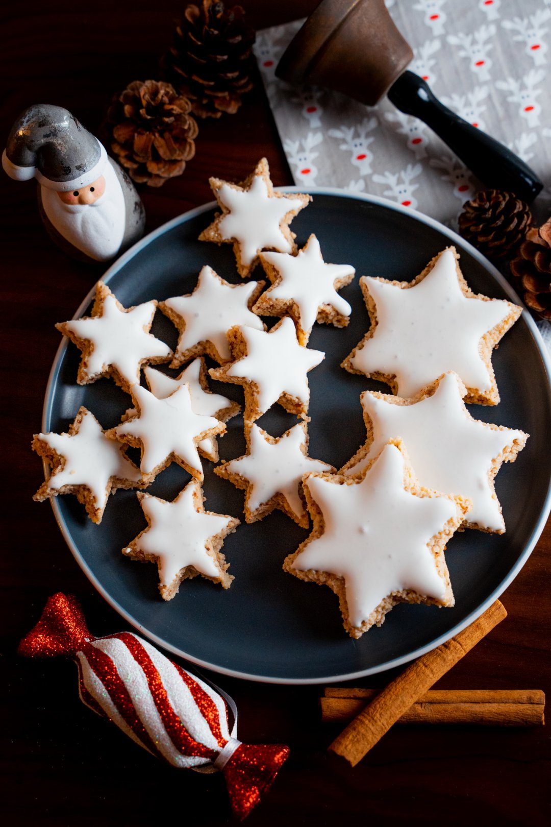 Zimtsterne - Cinnamon Star Christmas Cookies | Delight Baking